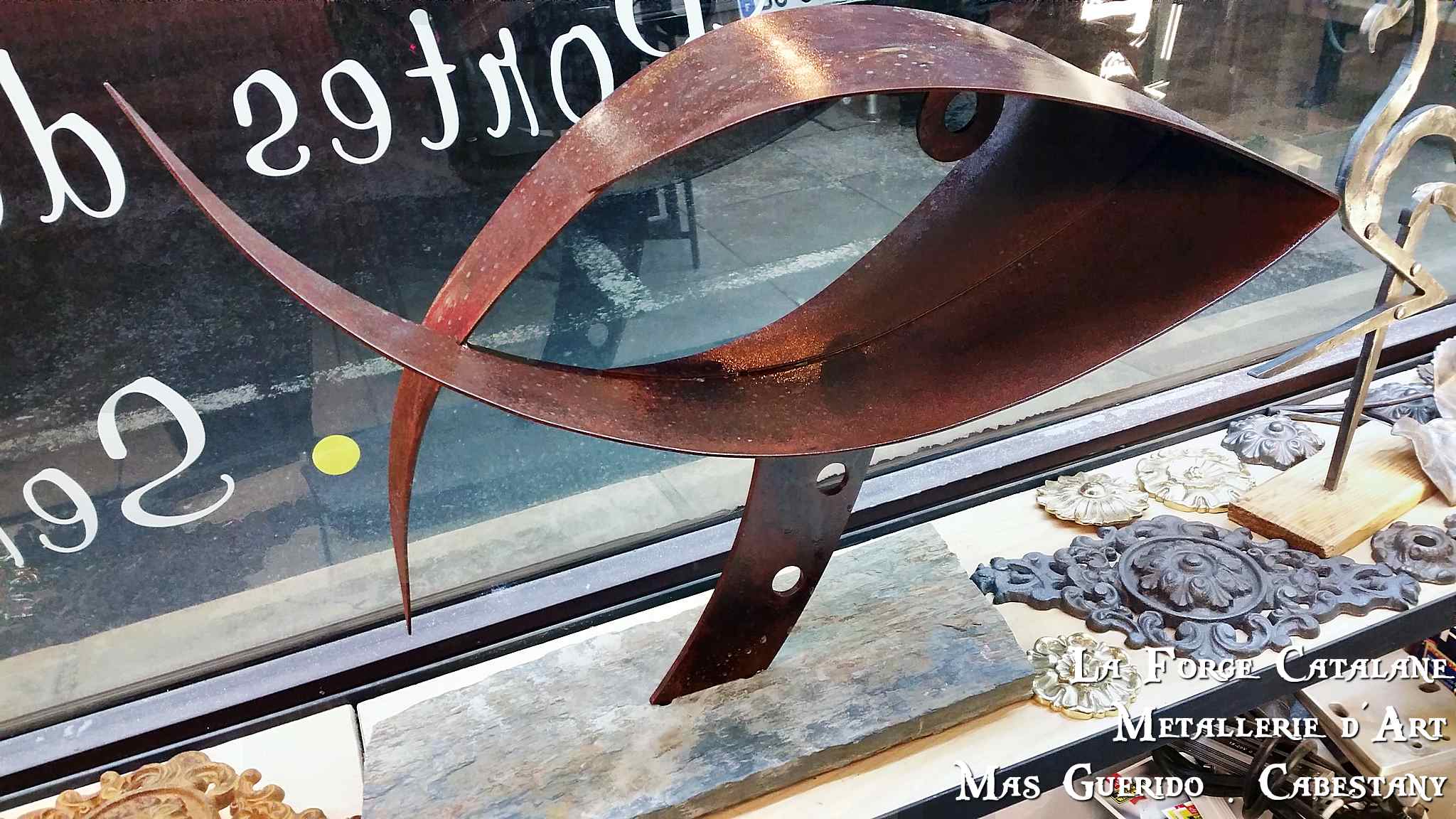 mobilier decoration poisson stylise fer Forge Catalane Cabestany.jpg